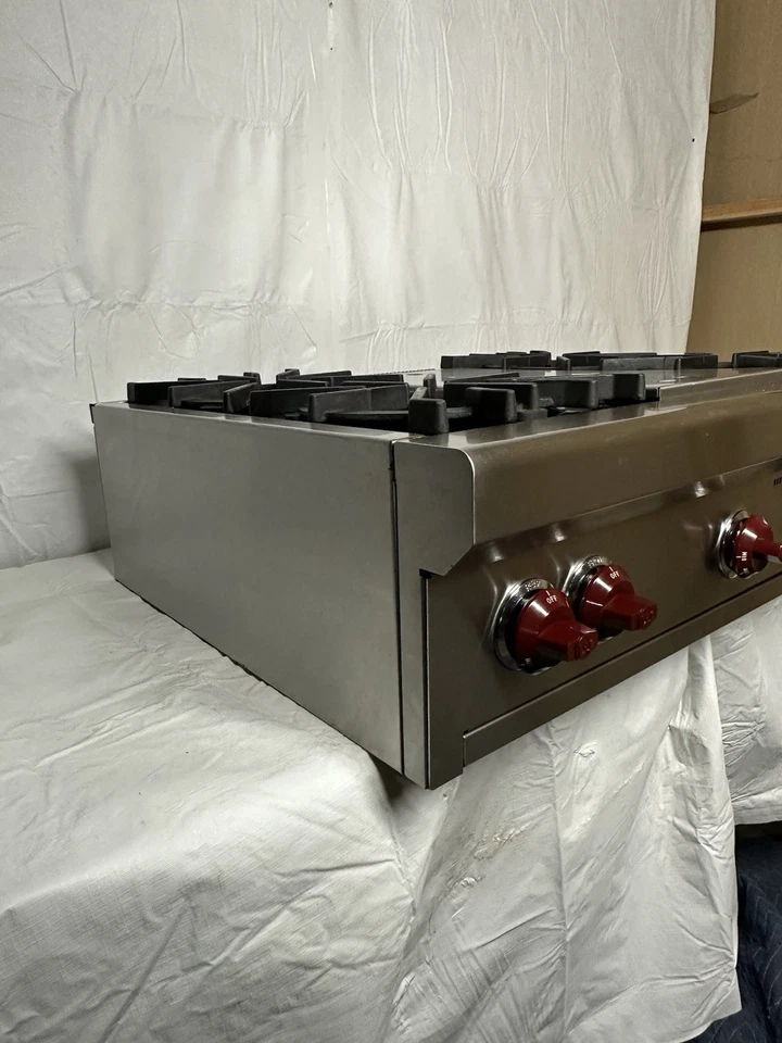 Wolf 36” Range Top - RT364C 4 Quemadores + Plancha Perillas Rojas Gas Natural Foto 3 de 4