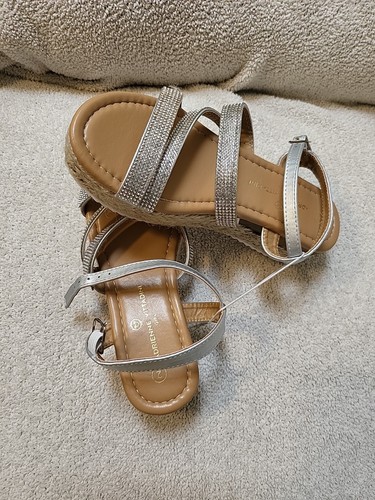 Sandalias Adrienne Vittadini Niña Estrás Blanco Cuña Talla 2. Nuevas Sin Caja. - Imagen 2 de 5