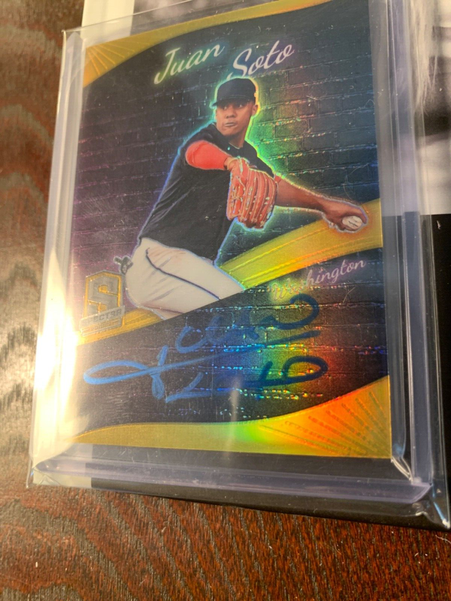 2022 Panini Chronicles - Spectra Colorgraphs Juan Soto #CG-JS Gold