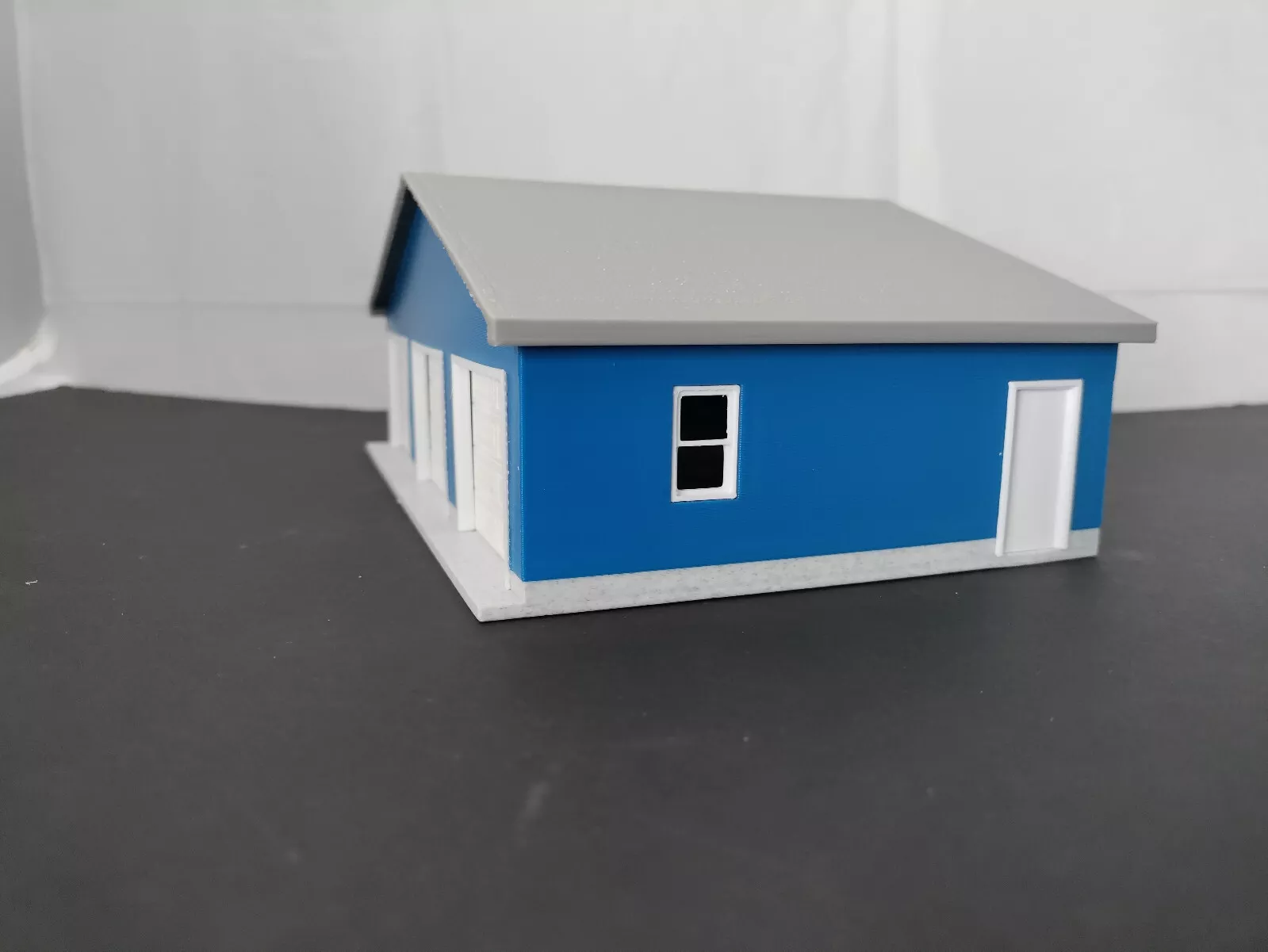 Picture 2 of 8