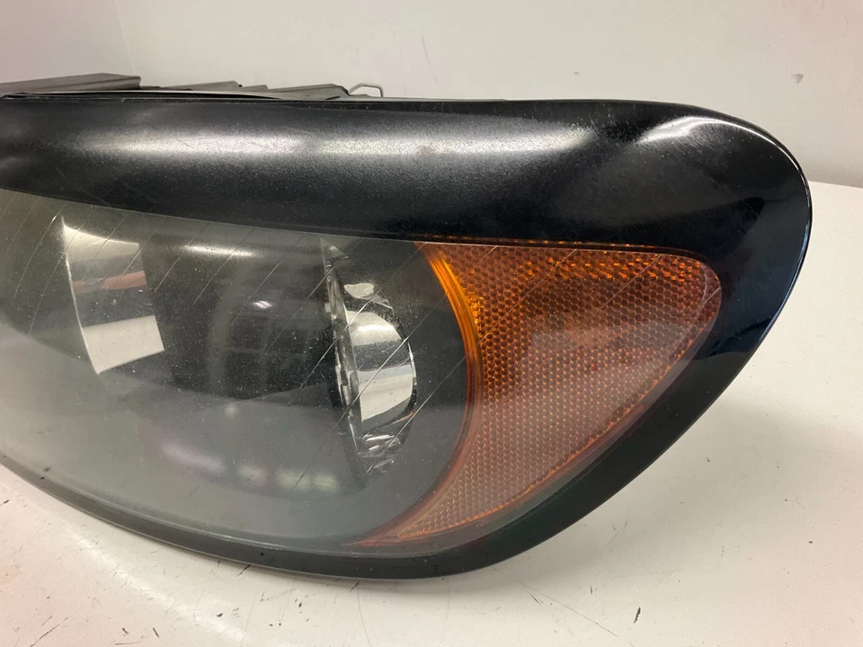 08-10 Volvo C30 Left Front Halogen Headlight 31283273 - Image 4 of 4