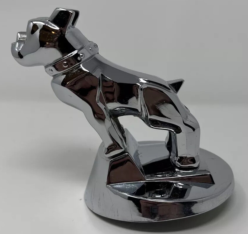 VINTAGE MACK TRUCK BULLDOG CHROME HOOD ORNAMENT (87931) WITH BASE