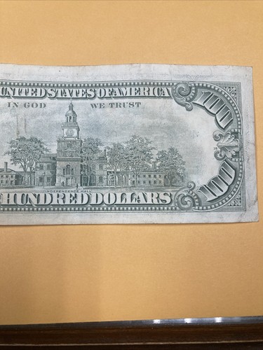 1981A US $100 Federal Reserve Bank Note D04996698A Bleed through ink on reverse - Picture 7 of 7
