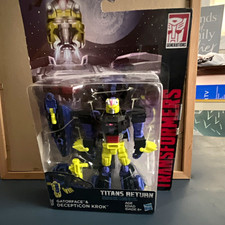 Hasbro Transformers Titans Return Gatorface & Decepticon Krok Transforming