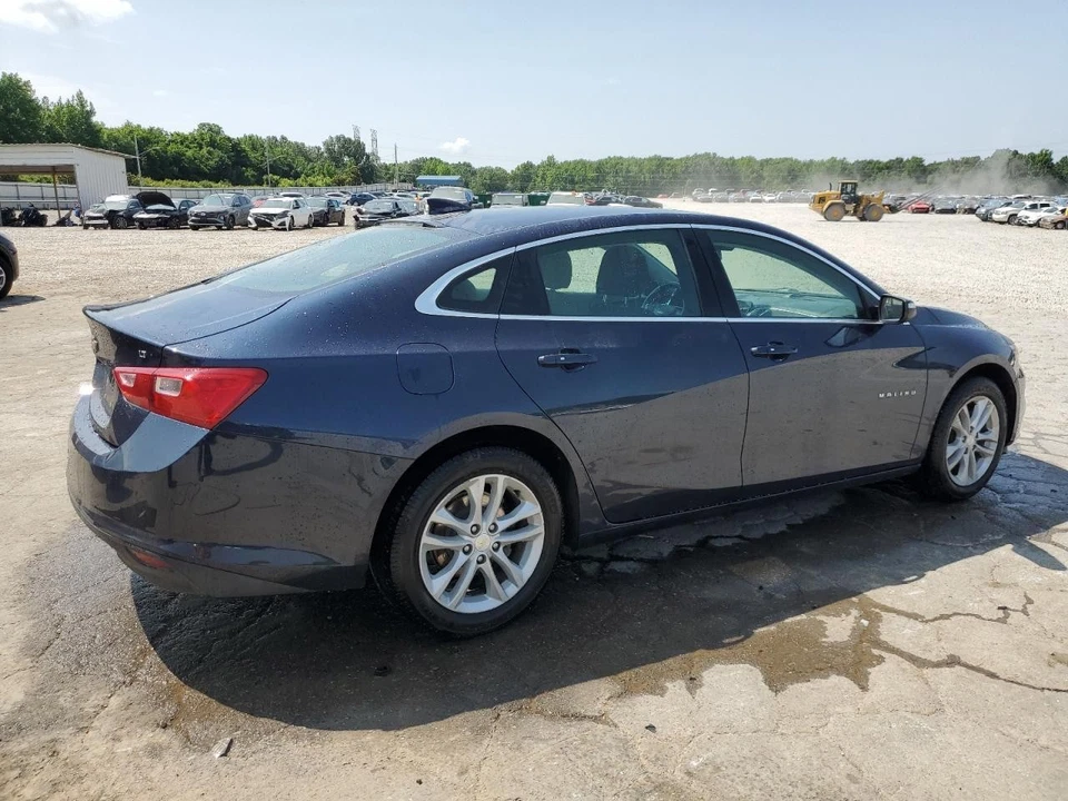 Used Front Right Door Assembly Front fits: 2016 Chevrolet Malibu automatic down Foto 4 de 4