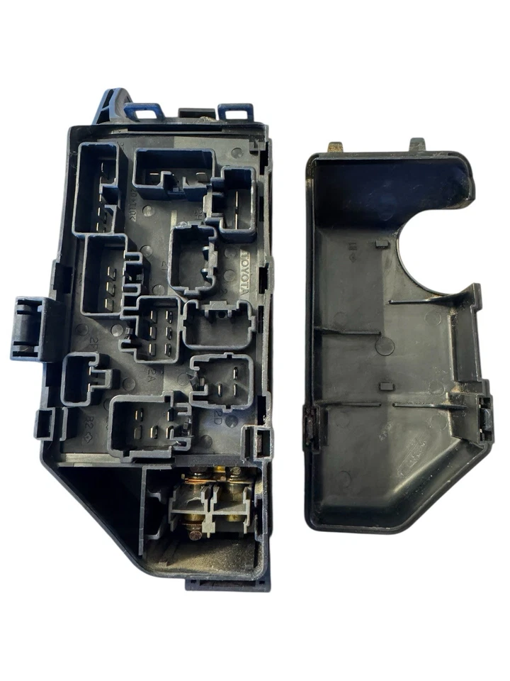 1995–1999 Toyota Avalon XLS / XL 3.0L V6 Engine Bay Fuse Box – OEM  - Image 2 of 4
