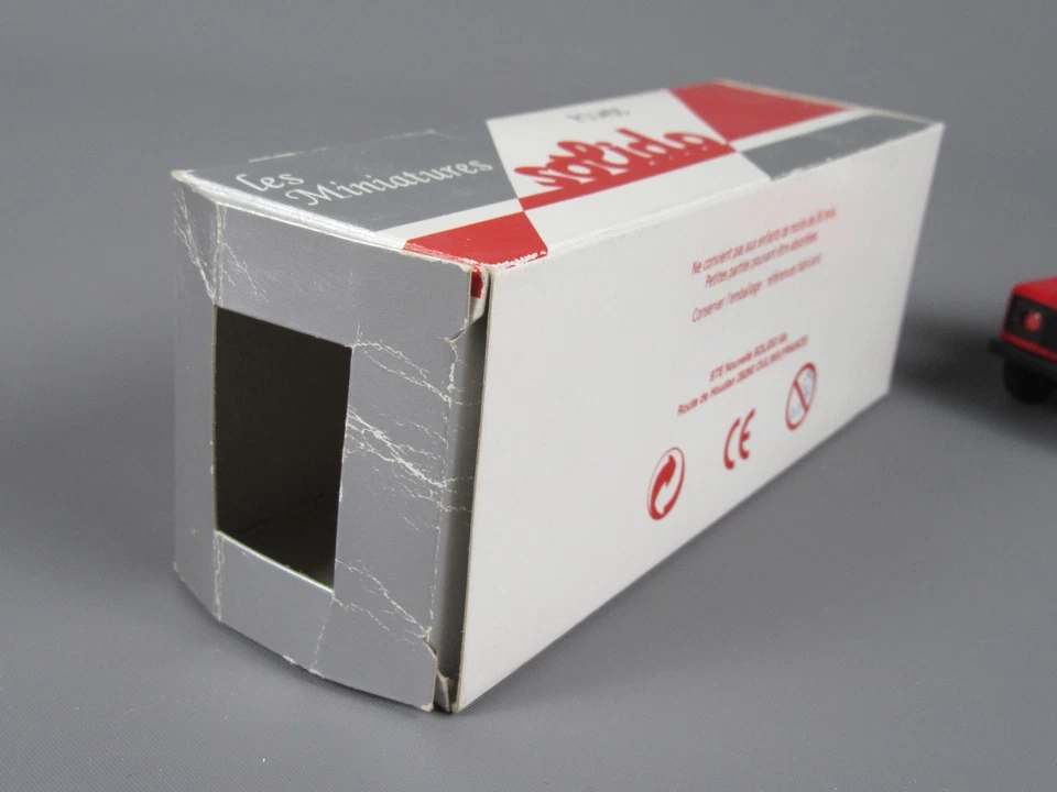 D188 Solido Réf 130 Land Rover Defender 110 Pick-Up VLIS 1/43 + Boite - Photo 3/4