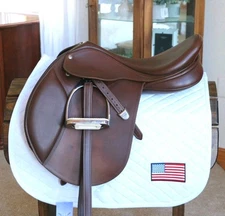 17.5" Bates Caprilli Close Contact Hunter/Jumper Saddle Adj. Tree + Fittings