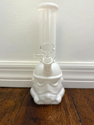 8.5  Premium Glass Water Pipe White Stormtrooper Star Wars 14mm