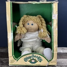 Vintage 1983 Cabbage Patch Kids Girl  Doll No certificate 3900
