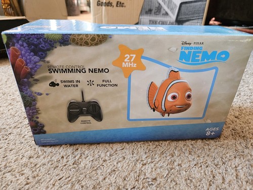 Pixar Finding Nemo Remote Control Swimming Nemo--Brand New - Picture 7 of 10