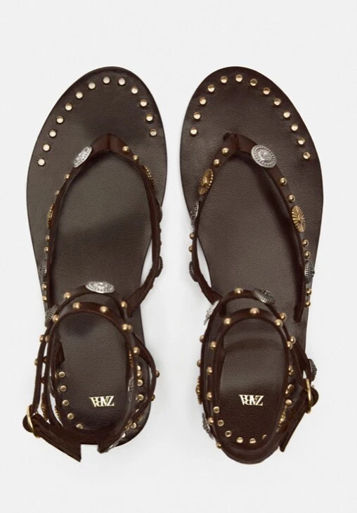 $89. Sandalias planas adornadas en cuero marrón Zara.  Nuevo con etiquetas. Talla US 6/EU 36. Foto 3 de 4