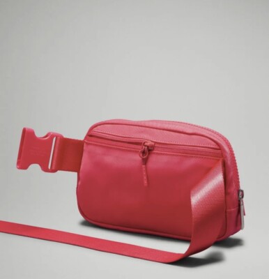 lipstick lululemon belt bag lululemon Everywhere Belt Bag 1L