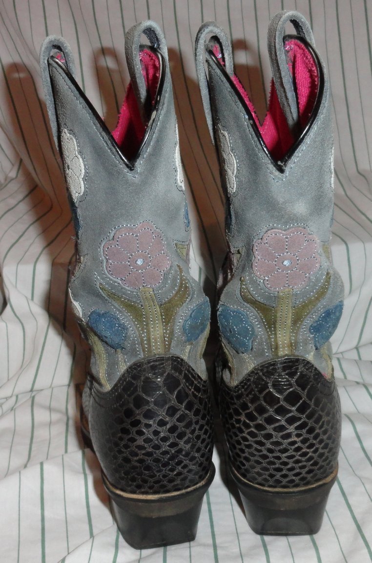 6 B Womens Ariat Baby Doll Anaconda Boots Black Gray Floral Leather