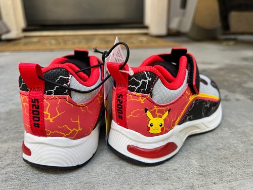 LIGHT UP POKEMON Toddler Shoes. NWT Size 8 - Picture 4 of 5