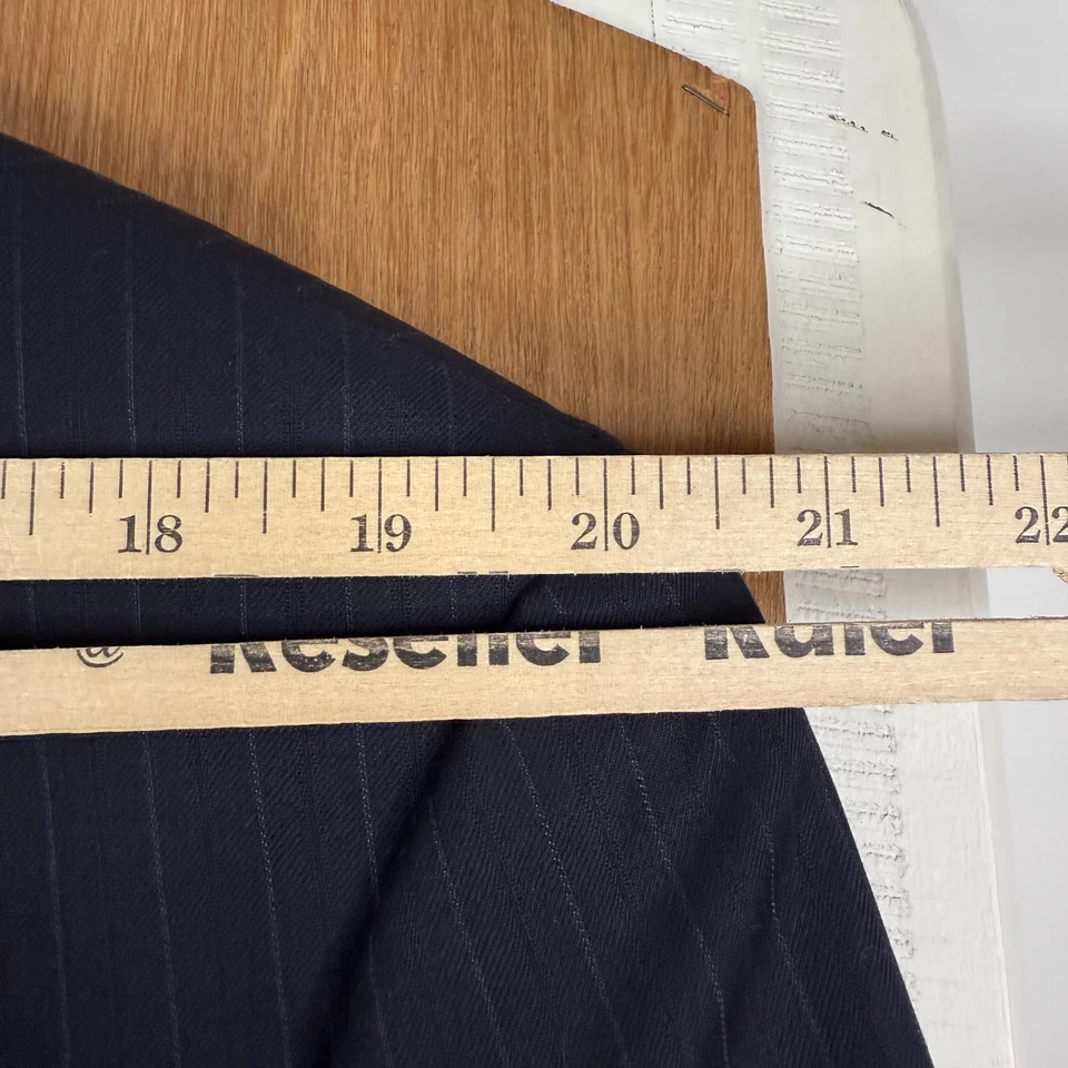 Traje Jos A Bank Para Hombres 48R Azul Marino Rayas 2 Botones Firma Lana Dorada 40x28 Foto 4 de 4