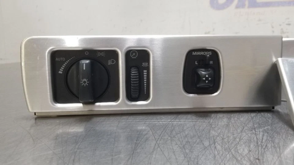 02 2002 Ford Thunderbird TBIRD TABLERO EMBELLECEDOR BISEL JUEGO DE 3 CON INTERRUPTOR Foto 2 de 4