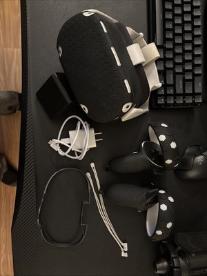Meta Quest 2 128GB VR Headset W/ Protective Case, Controllers & More