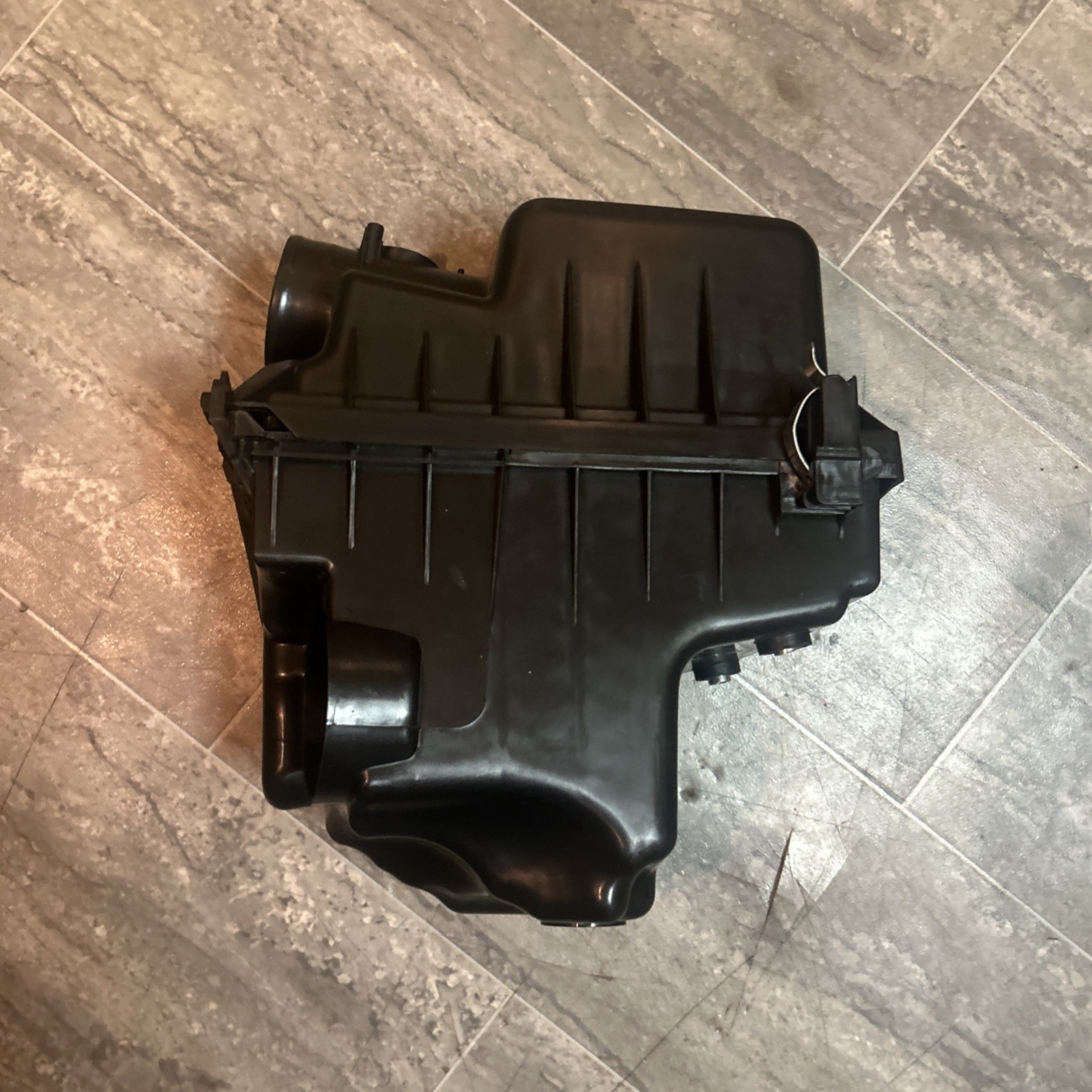 1x Air Intake Cleaner Box Housing 17700-37370 for Toyota Corolla LE 2020-21 1.8L