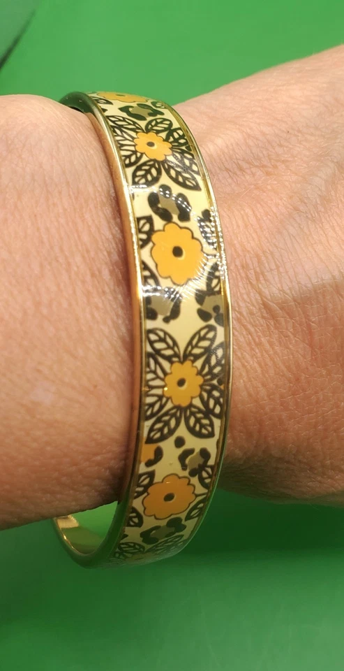 Brazalete Floral Firmado por Vera Bradley, Esmalte Sin Firmar Símbolo Infinito Brazalete Foto 2 de 4