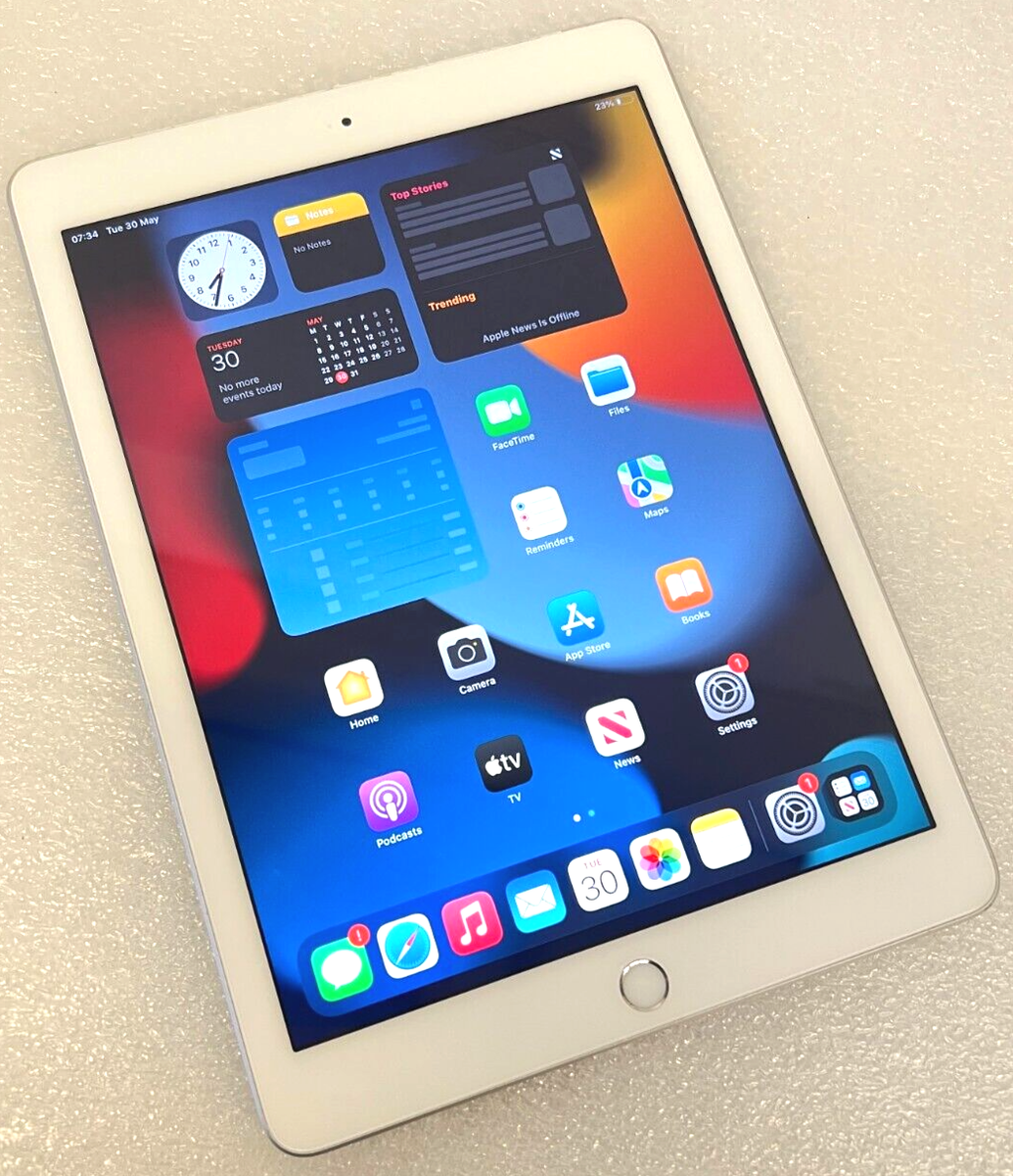 Apple iPad 5 128GB 5th Gen 9.7