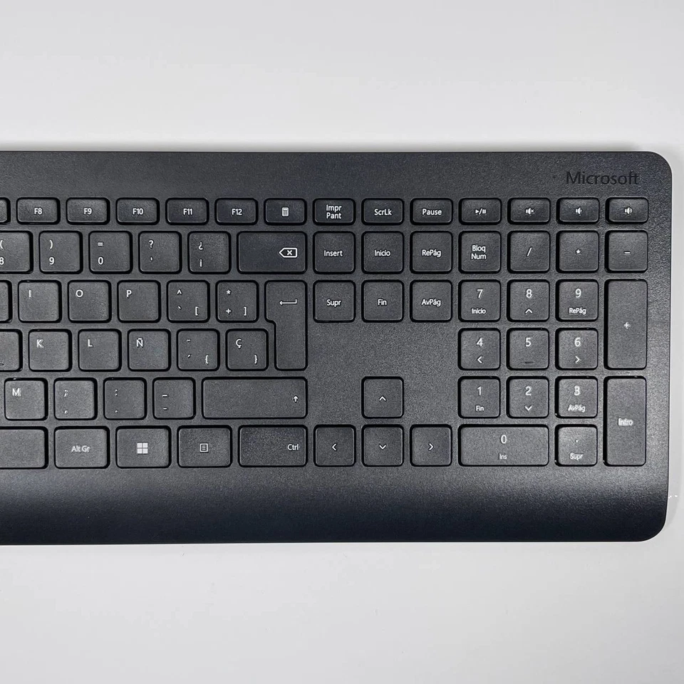 Microsoft Wireless Desktop 900 Wireless Keyboard and Mouse Combo for Windows/Mac - Image 4 of 4