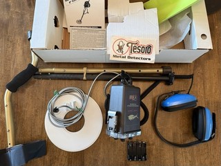 Tesoro Sand Shark Underwater Metal Detector PI with Headphones in Box