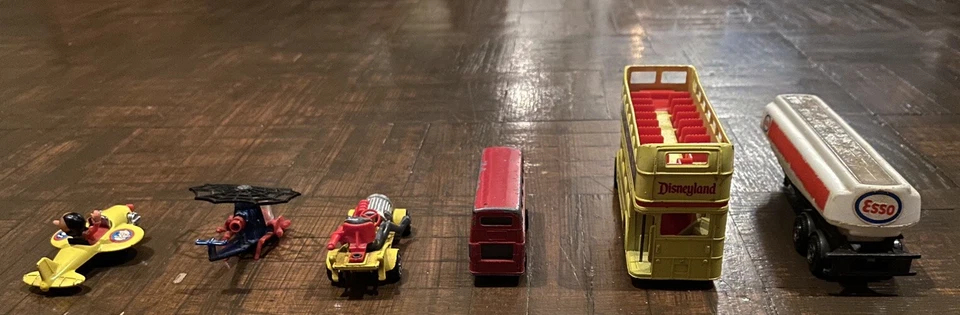 Lot of 6 Vintage Corgi Dinky Cars! Disney, Esso! Olive Oyl & Spider-Man Broken - Image 4 of 4