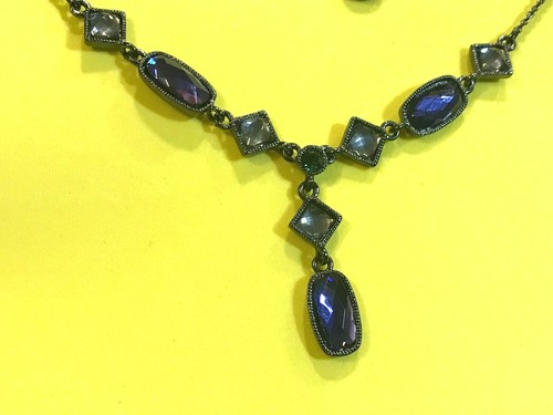 Vtg Avon Necklace 20" & 1.5" Drop Amethyst Color & 1" Pierced Dangle Earrings - Picture 3 of 5