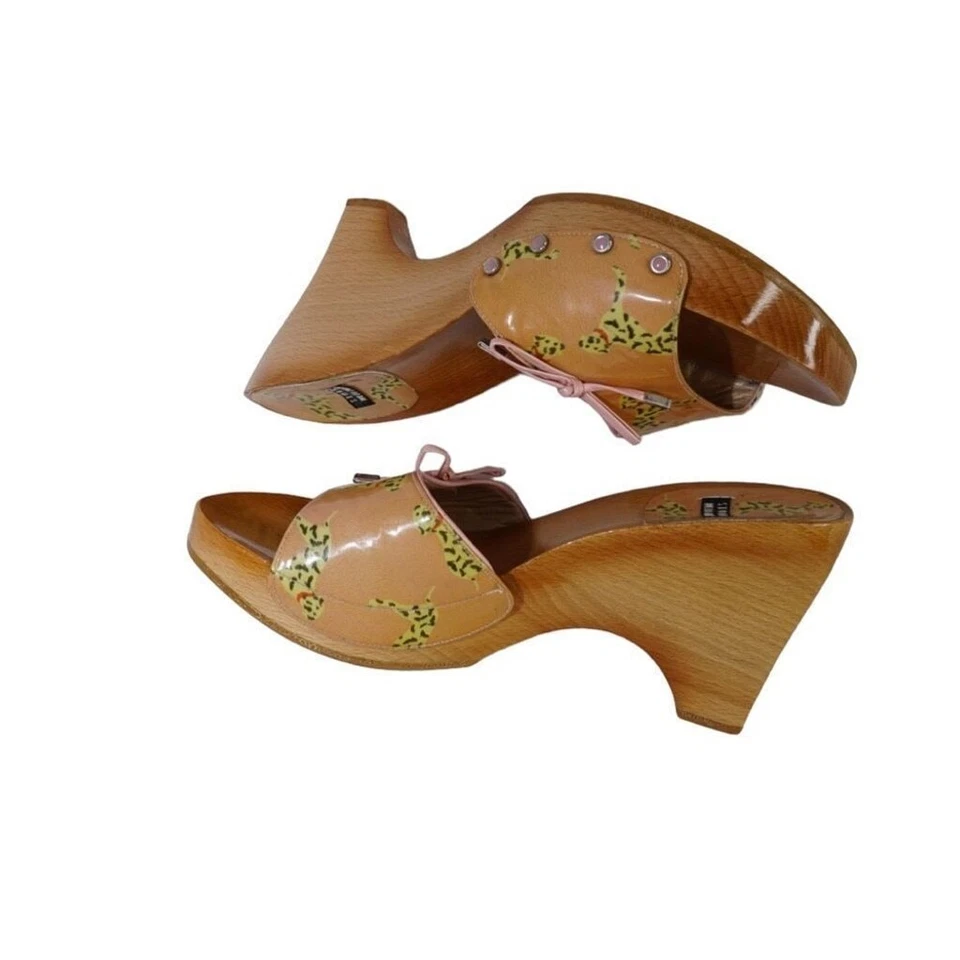 Stuart Weitzman Dalmation Dog Wooden Platform Wedge Sandals, Size 7 - Image 3 of 4