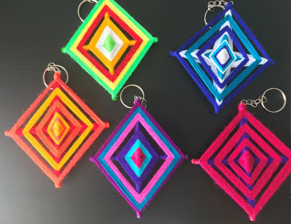 pack of 5 huichol art god's eye key chains + 5 god's eyes in various colors - Image 2 of 4