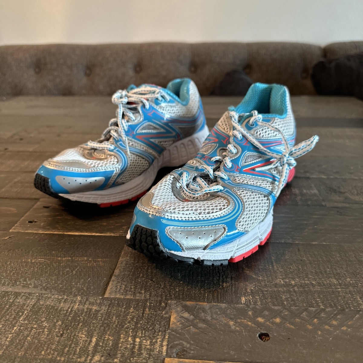 New Balance 580v4 Women's Sz 8 Running Shoes Gray Blue