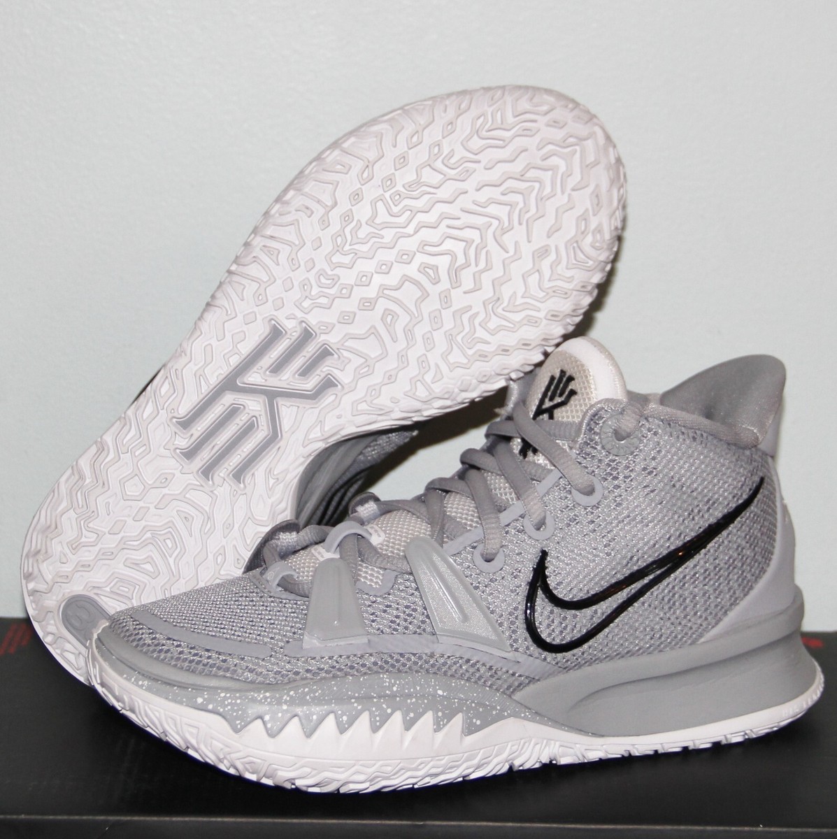 Nike Kyrie 7 TB Basketball Shoes Mens 4.5 Womens 6 Wolf Grey  display picture 1