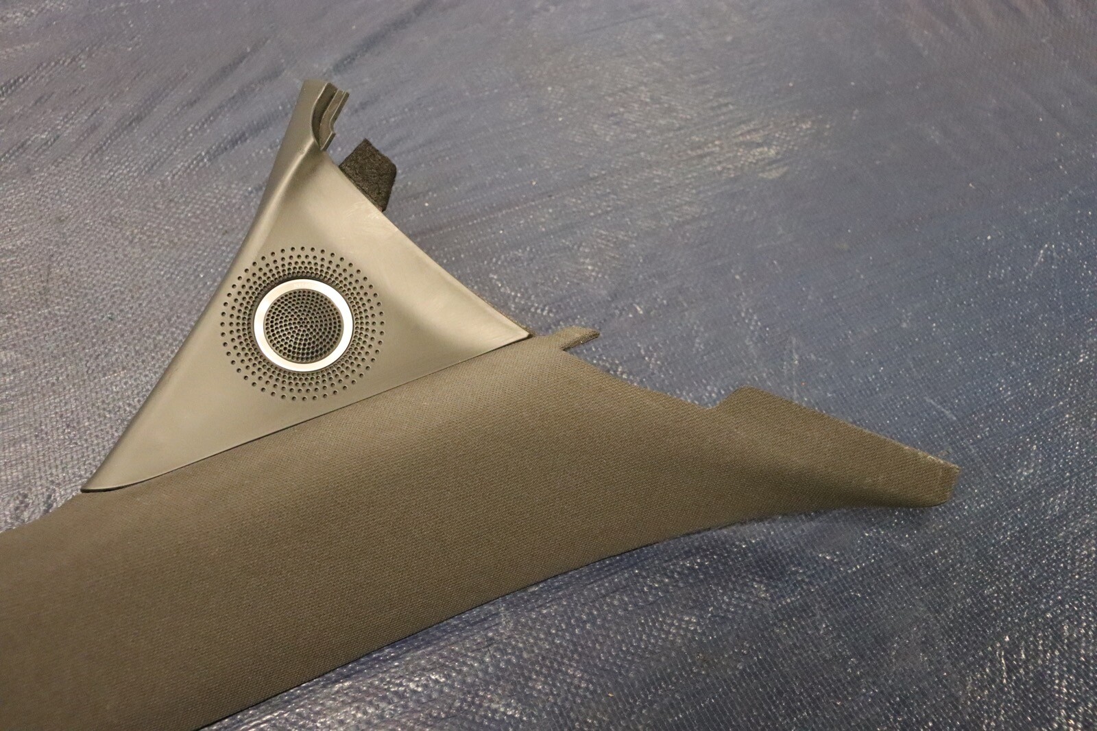 2012 AUDI R8 5.2 QUATTRO SPYDER V10 OEM LH/RH WINDSHIELD PILLAR TRIMS #1256