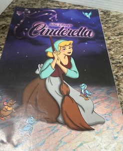 Walt Disney Eyes & ears Sept 1995 Cinderella princess cast member exclusive