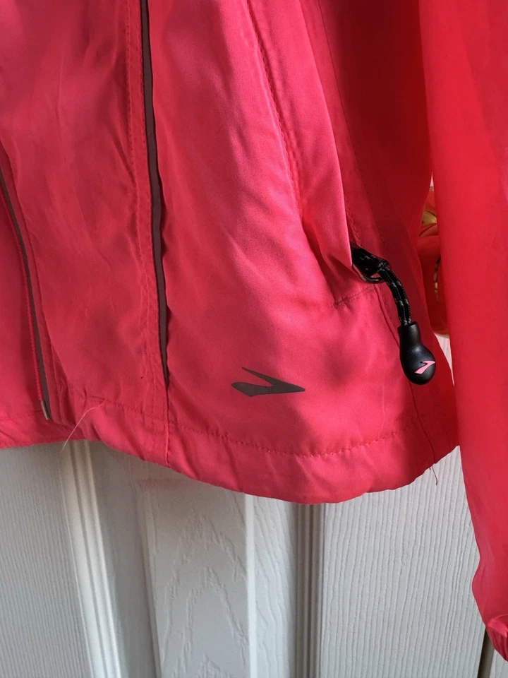 Chaqueta Brooks Mujer Medio Refugio Tecnología Rosa Floral Reflectante Correr Foto 2 de 4
