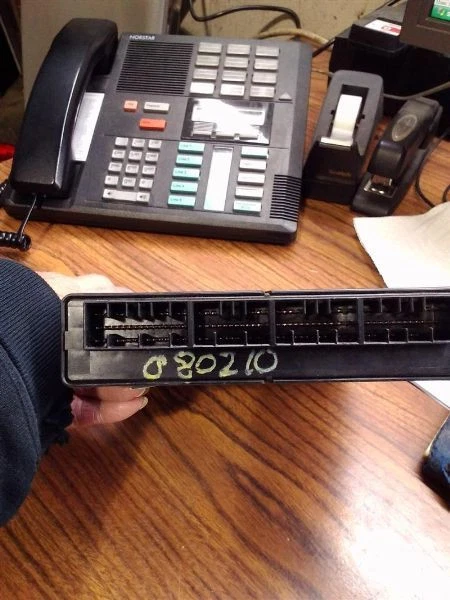 Módulo de control electrónico Motor ECM tablero derecho 2,4 L compatible con 01 GALANT 152653 Foto 2 de 4