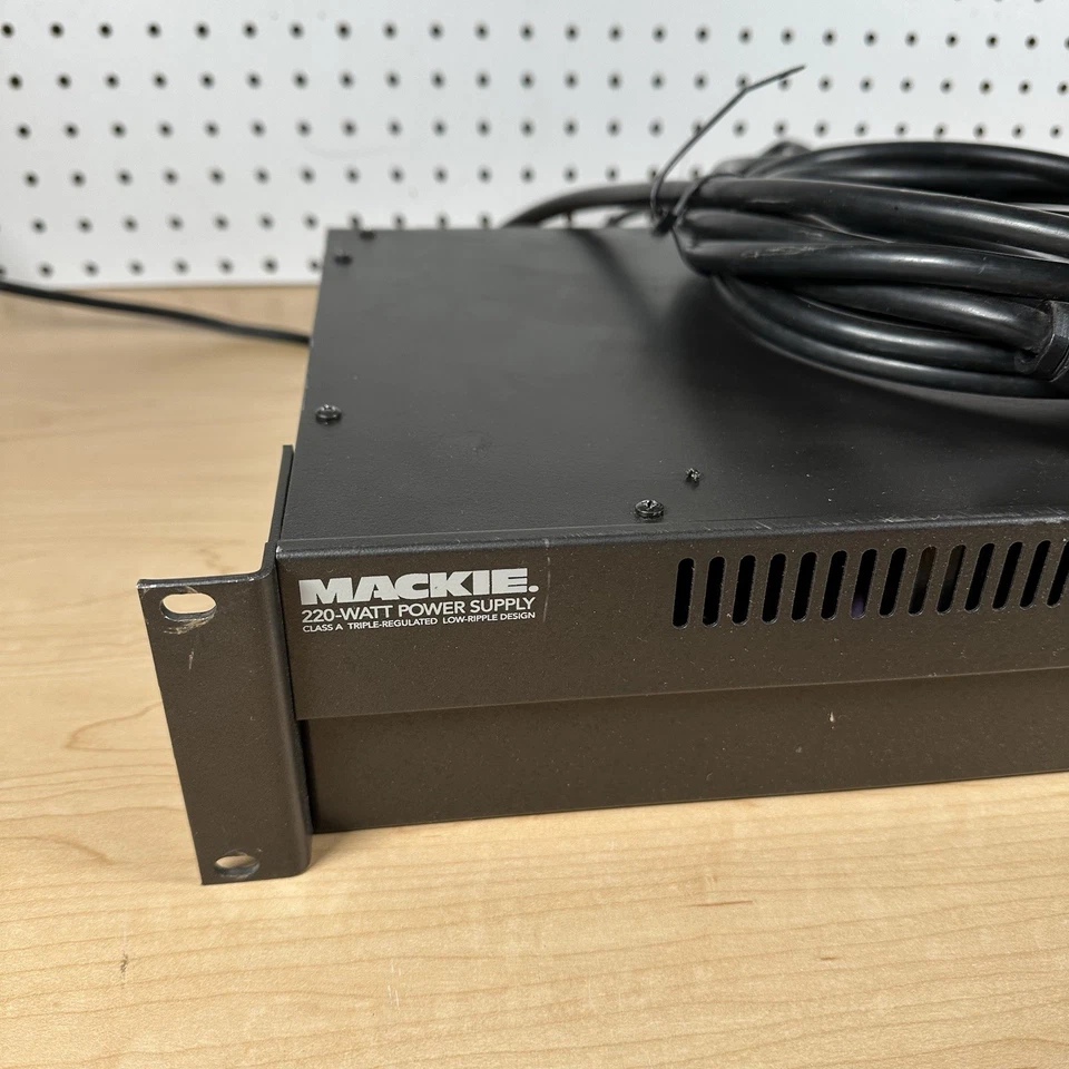 Fuente de alimentación Mackie 220 vatios para mezcladoras de 8 buses CG01KP5 Foto 2 de 4