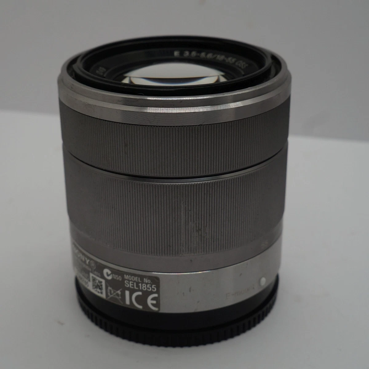 Lente zoom Sony 18-55 mm f/3,5-5,6 AF MF (con entrada de polvo) montura E SEL SEL1855