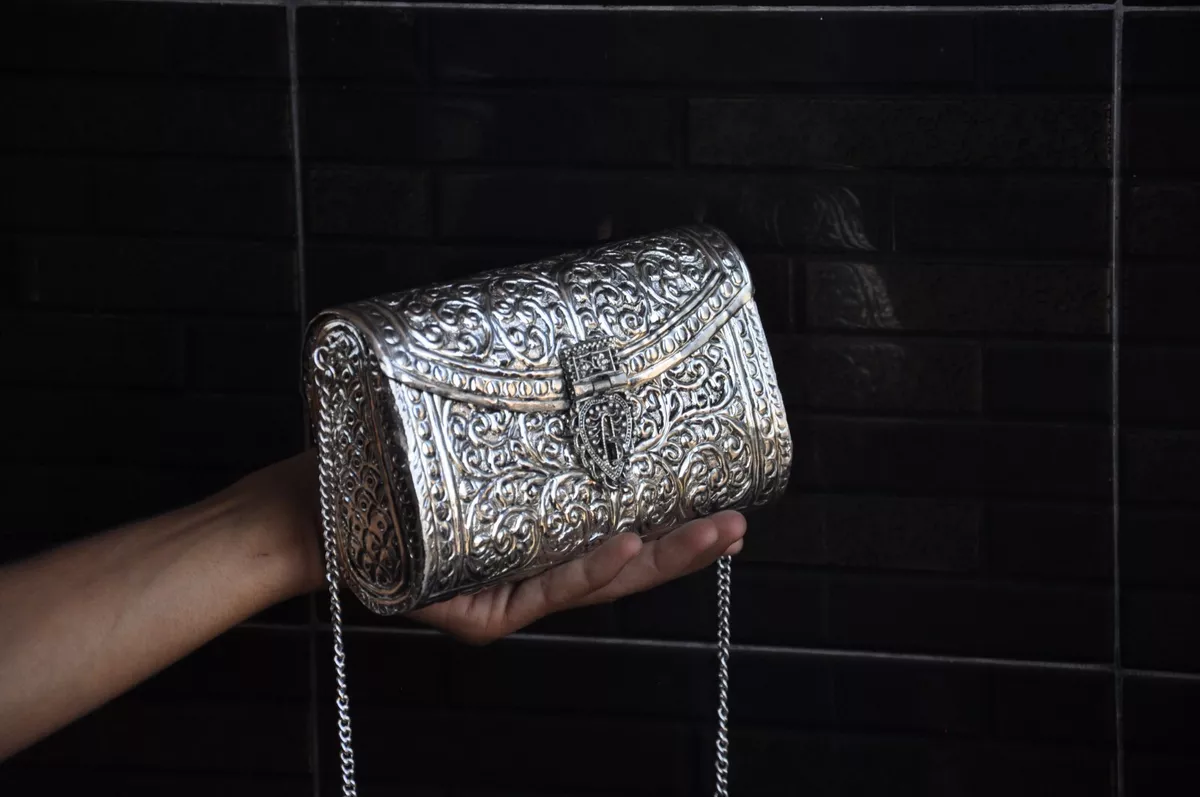 New Arrival Women's Evening Bag Pure Color Clamshell Style Wedding Party  Clutch Purse With Chain