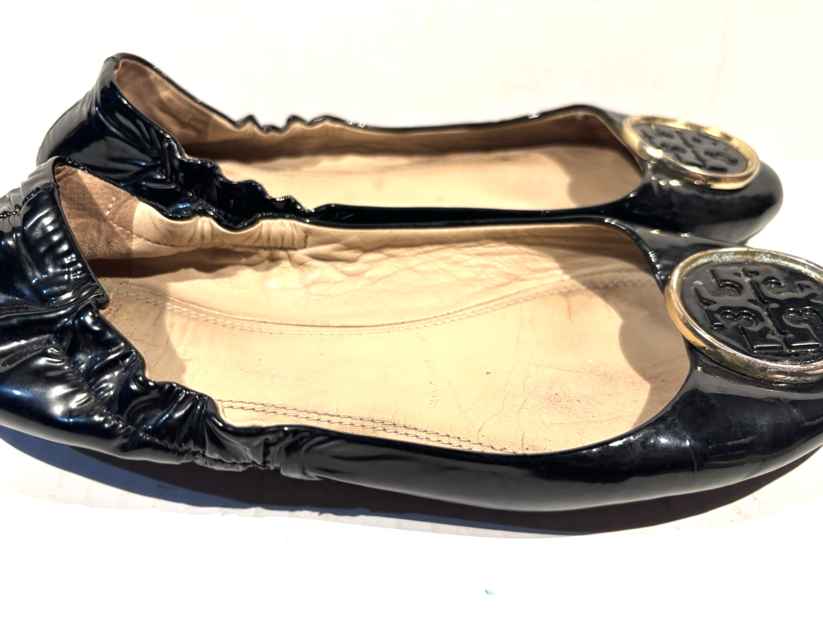 Tory Burch Ballet Flats Size 8.5 Womens Patent Leather Black Gold Logo thumbnail 9