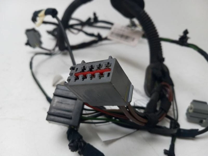 2010 - 2016 LAND ROVER LR3 尾线束 — 第 3/4 张图片