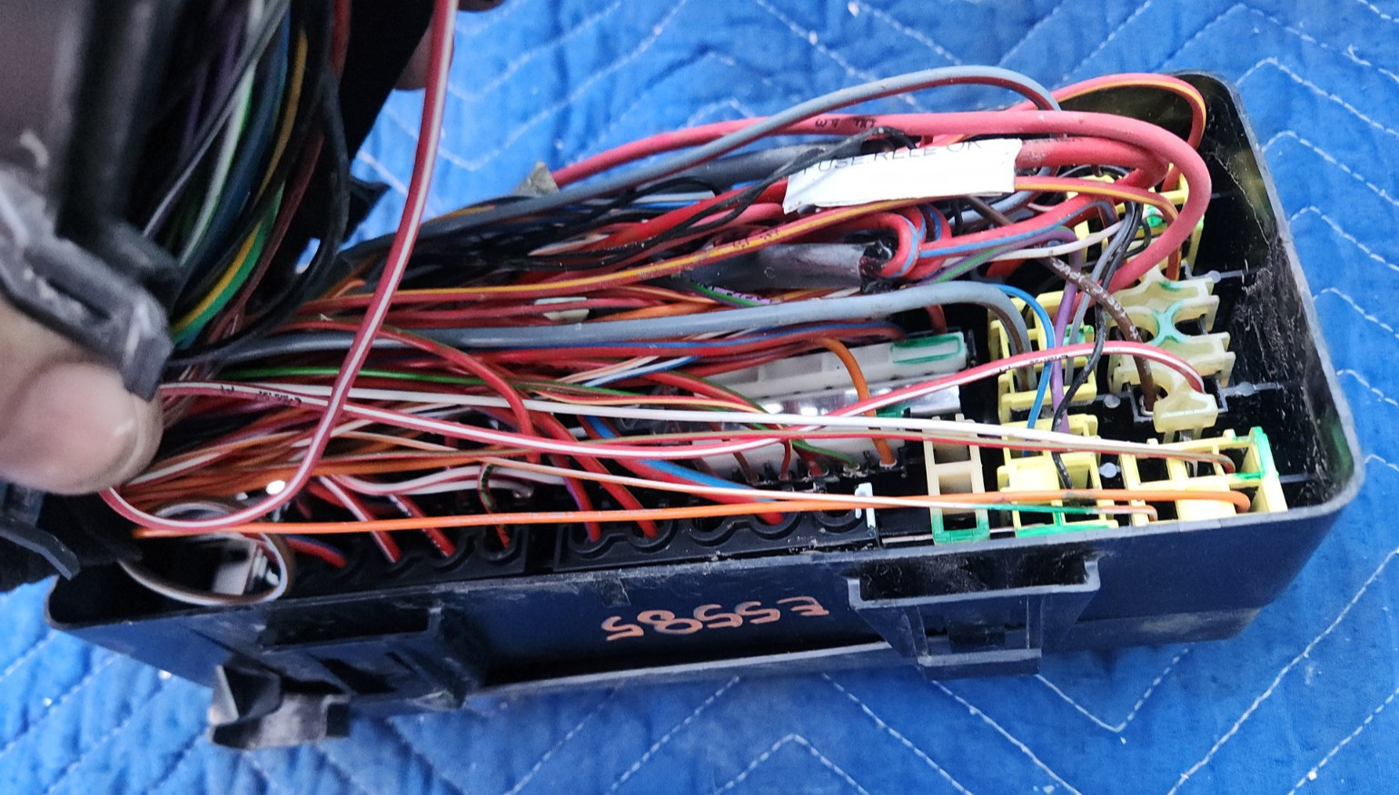 14 15 16 17 Maserati Quattroporte S Rear Trunk OEM Fuse Junction Box Block NOTES