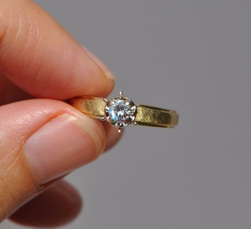 Old Vintage 14k Solid Gold Natural Diamond Ring - Solitaire Halo - Texture Band - Picture 4 of 12