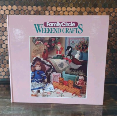 VTG 1990 Family Circle Weekend Crafts 3 Ring Binder + Charts, Patterns-Projects