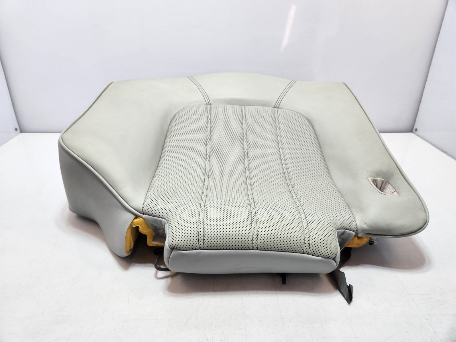 ✅ 03-08 OEM Maserati Quattroporte M139 Rear Left Side Lower Bottom Seat Cushion
