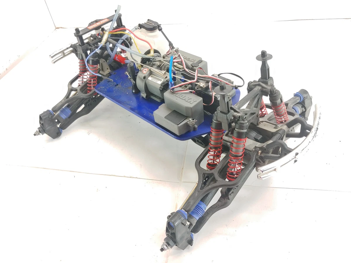 Traxxas T-MAXX 2.5 / 3.3 / E-MAXX - Triangles inférieurs aluminium