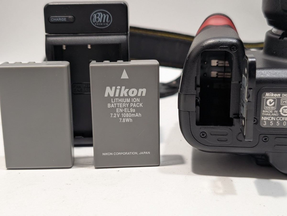 Nikon D5000 DSLR Camera Kit 18-55mm Lens w Case Charger Low 8K