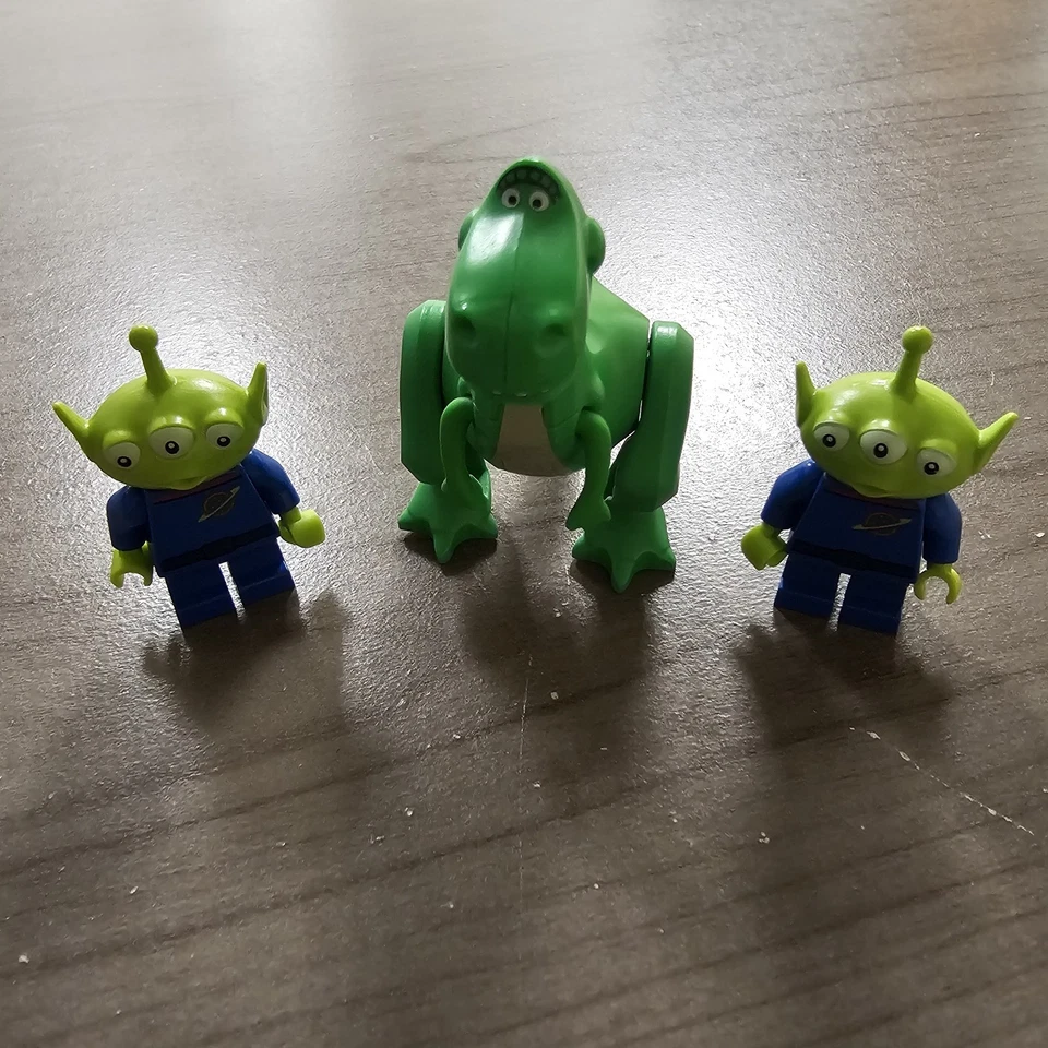 Lego Toy Story Pizza Planet Green Alien And Rex Minifigures Lot. FAST SHIPPING!. - Image 4 of 4