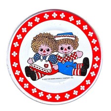 Vintage 1972 Raggedy Ann and Andy Tin Round Plate Collectible